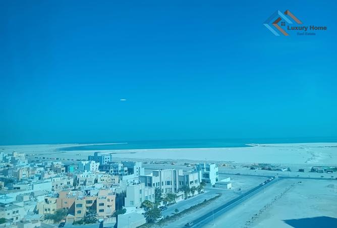 Apartment - 2 Bedrooms - 2 Bathrooms for rent in Busaiteen - Muharraq Governorate