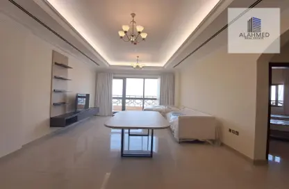 Apartment - 2 Bedrooms - 3 Bathrooms for rent in Manama Souq - Manama - Capital Governorate