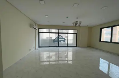 Apartment - 2 Bedrooms - 3 Bathrooms for rent in Hidd - Muharraq Governorate