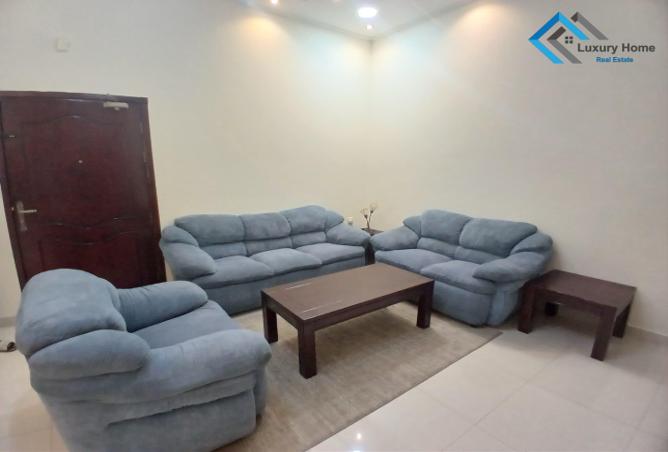 Apartment - 2 Bedrooms - 2 Bathrooms for rent in Busaiteen - Muharraq Governorate