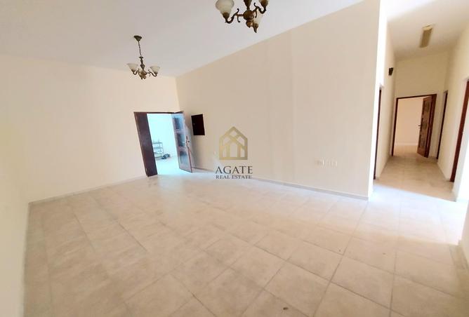 Staff Accommodation - Studio - 3 Bathrooms for rent in Sitra - Central Governorate