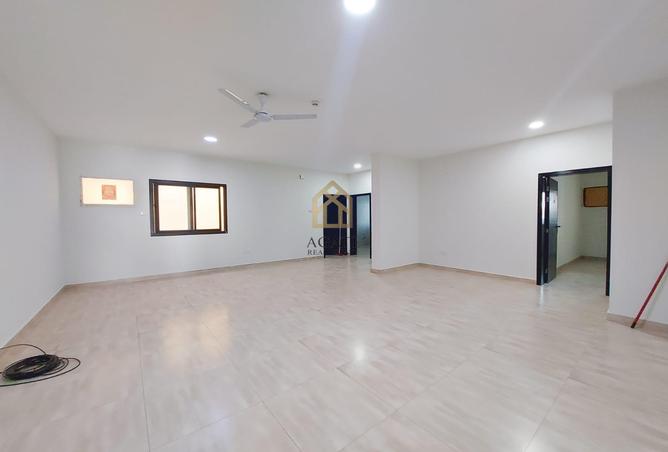 Apartment - 2 Bedrooms - 2 Bathrooms for rent in Tubli - Central Governorate