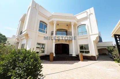 Villa - 4 Bedrooms - 7 Bathrooms for rent in Mahooz - Manama - Capital Governorate