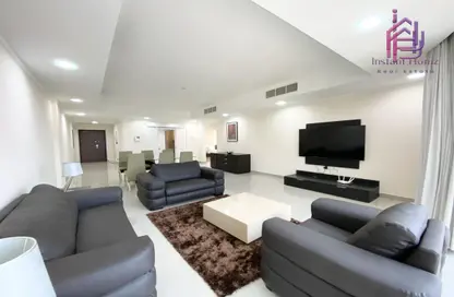 Apartment - 2 Bedrooms - 3 Bathrooms for rent in Seef - Capital Governorate