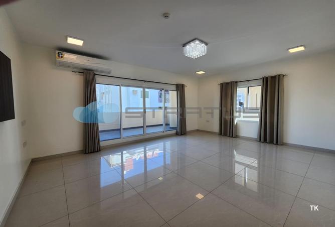 Apartment - 3 Bedrooms - 3 Bathrooms for rent in Hidd - Muharraq Governorate