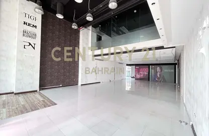 Show Room - Studio - 4 Bathrooms for rent in Seef - Capital Governorate