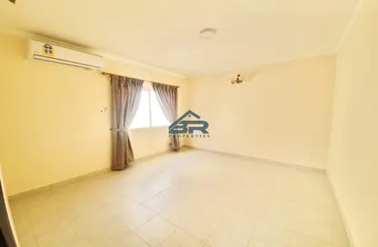 Compound - 3 Bedrooms - 3 Bathrooms for rent in Saar - Northern Governorate