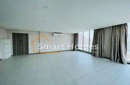 Apartment - 2 Bedrooms - 3 Bathrooms for rent in Hidd - Muharraq Governorate