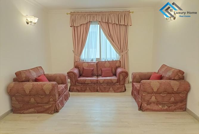 Apartment - 2 Bedrooms - 2 Bathrooms for rent in Sanabis - Manama - Capital Governorate