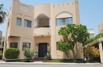 Compound - 4 Bedrooms - 4 Bathrooms for rent in Janabiya - Northern Governorate