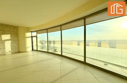 Apartment - 2 Bedrooms - 3 Bathrooms for sale in Sanabis - Manama - Capital Governorate