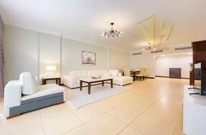 Apartment - 3 Bedrooms - 3 Bathrooms for rent in Al Juffair - Capital Governorate