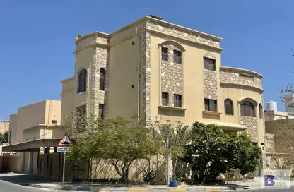 Villa - 5 Bedrooms - 6 Bathrooms for sale in Galali - Muharraq Governorate