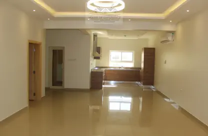 Apartment - 3 Bedrooms - 3 Bathrooms for rent in Tubli - Central Governorate