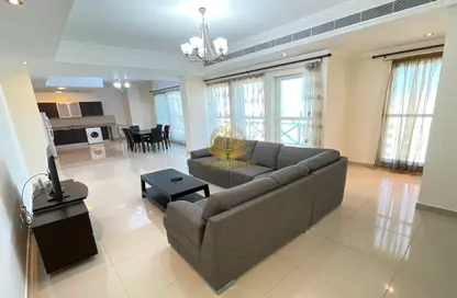 Apartment - 2 Bedrooms - 2 Bathrooms for rent in Segaya - Manama - Capital Governorate