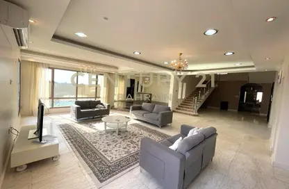 Villa - 6 Bedrooms for rent in Arad - Muharraq Governorate