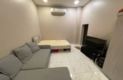 Apartment - Studio - 1 Bathroom for rent in Segaya - Manama - Capital Governorate