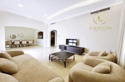 Villa - 3 Bedrooms - 4 Bathrooms for rent in Al Juffair - Capital Governorate