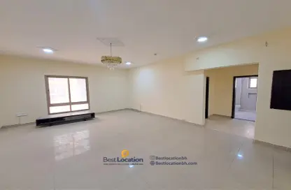 Apartment - 3 Bedrooms - 3 Bathrooms for rent in Busaiteen - Muharraq Governorate