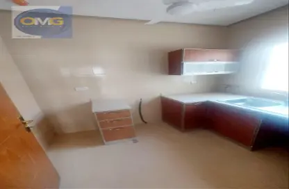 Apartment - 2 Bedrooms - 2 Bathrooms for rent in Busaiteen - Muharraq Governorate