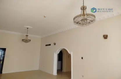 Apartment - 3 Bedrooms - 2 Bathrooms for rent in Al Juffair - Capital Governorate