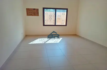 Apartment - 2 Bedrooms - 2 Bathrooms for rent in Al Burhama - Manama - Capital Governorate