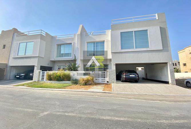 Villa - 3 Bedrooms - 5 Bathrooms for rent in Saraya 2 - Bu Quwah - Northern Governorate