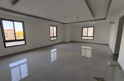 Apartment - 3 Bedrooms - 3 Bathrooms for rent in Hidd - Muharraq Governorate