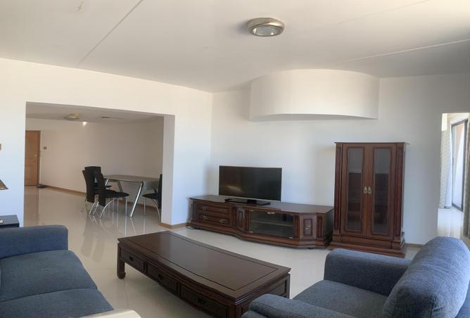 Apartment - 1 Bedroom - 1 Bathroom for rent in Exhibition Road - Hoora - Capital Governorate