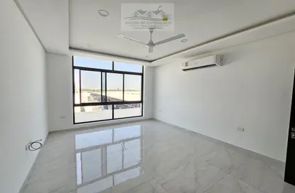 Apartment - 2 Bedrooms - 2 Bathrooms for rent in Bu Quwah - Northern Governorate