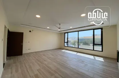 Apartment - 4 Bedrooms - 4 Bathrooms for rent in Busaiteen - Muharraq Governorate