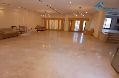 Villa - 5 Bedrooms - 5 Bathrooms for rent in Tubli - Central Governorate