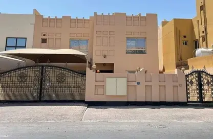 Villa - 5 Bedrooms - 7 Bathrooms for rent in Arad - Muharraq Governorate