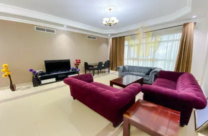 Apartment - 3 Bedrooms - 3 Bathrooms for rent in Al Juffair - Capital Governorate