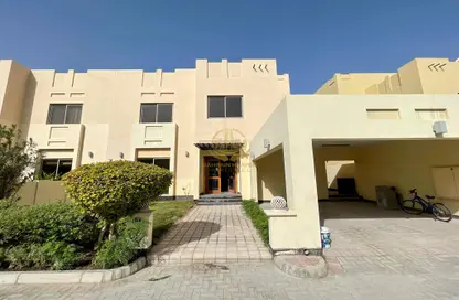 Villa - 4 Bedrooms - 5 Bathrooms for rent in Janabiya - Northern Governorate