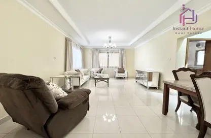 Villa - 2 Bedrooms - 3 Bathrooms for rent in Al Juffair - Capital Governorate