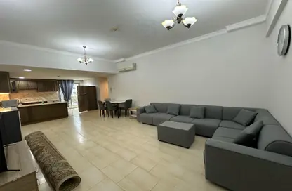 Apartment - 3 Bedrooms - 2 Bathrooms for rent in Busaiteen - Muharraq Governorate