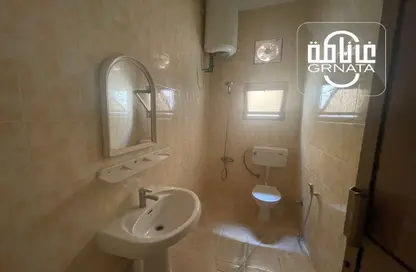 Apartment - 2 Bedrooms - 2 Bathrooms for rent in Arad - Muharraq Governorate