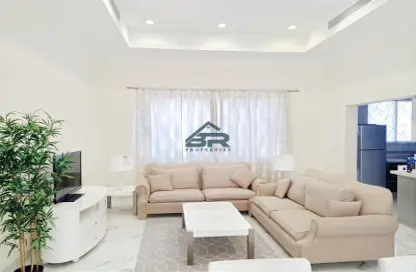 Living Room image for: Apartment - 3 Bedrooms - 3 Bathrooms for rent in Busaiteen - Muharraq Governorate, Image 1