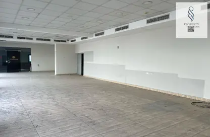 Show Room - Studio - 2 Bathrooms for rent in Salmabad - Central Governorate