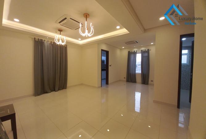 Apartment - 2 Bedrooms - 2 Bathrooms for rent in Saar - Northern Governorate