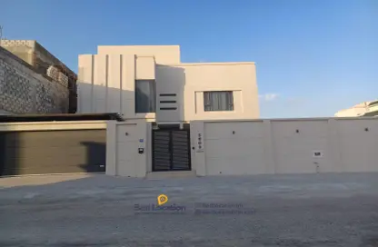 Villa - 4 Bedrooms - 7 Bathrooms for sale in Askar - Southern Governorate