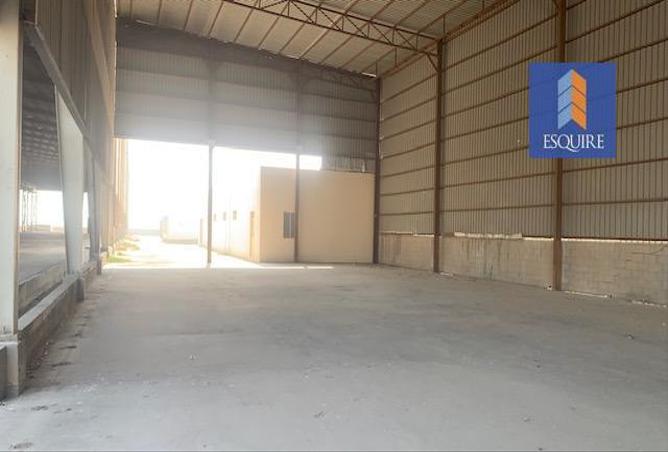 Warehouse - Studio - 3 Bathrooms for rent in Askar - Southern Governorate