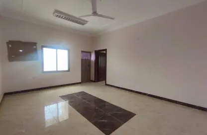 Apartment - 2 Bedrooms - 2 Bathrooms for rent in Al Maqsha - Northern Governorate