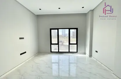 Apartment - 3 Bedrooms - 3 Bathrooms for rent in Al Burhama - Manama - Capital Governorate