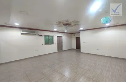 Apartment - 2 Bedrooms - 2 Bathrooms for rent in Bilad Al Qadeem - Manama - Capital Governorate