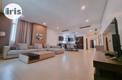 Apartment - 2 Bedrooms - 3 Bathrooms for rent in Al Juffair - Capital Governorate