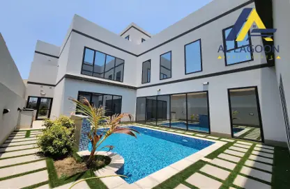 Villa - 5 Bedrooms - 6 Bathrooms for sale in Sanad - Central Governorate