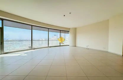 Apartment - 2 Bedrooms - 3 Bathrooms for rent in Sanabis - Manama - Capital Governorate