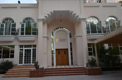 Villa - 5 Bathrooms for rent in Seef - Capital Governorate